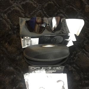 (SOLD)New Oakley EVZero Path Sunglasses